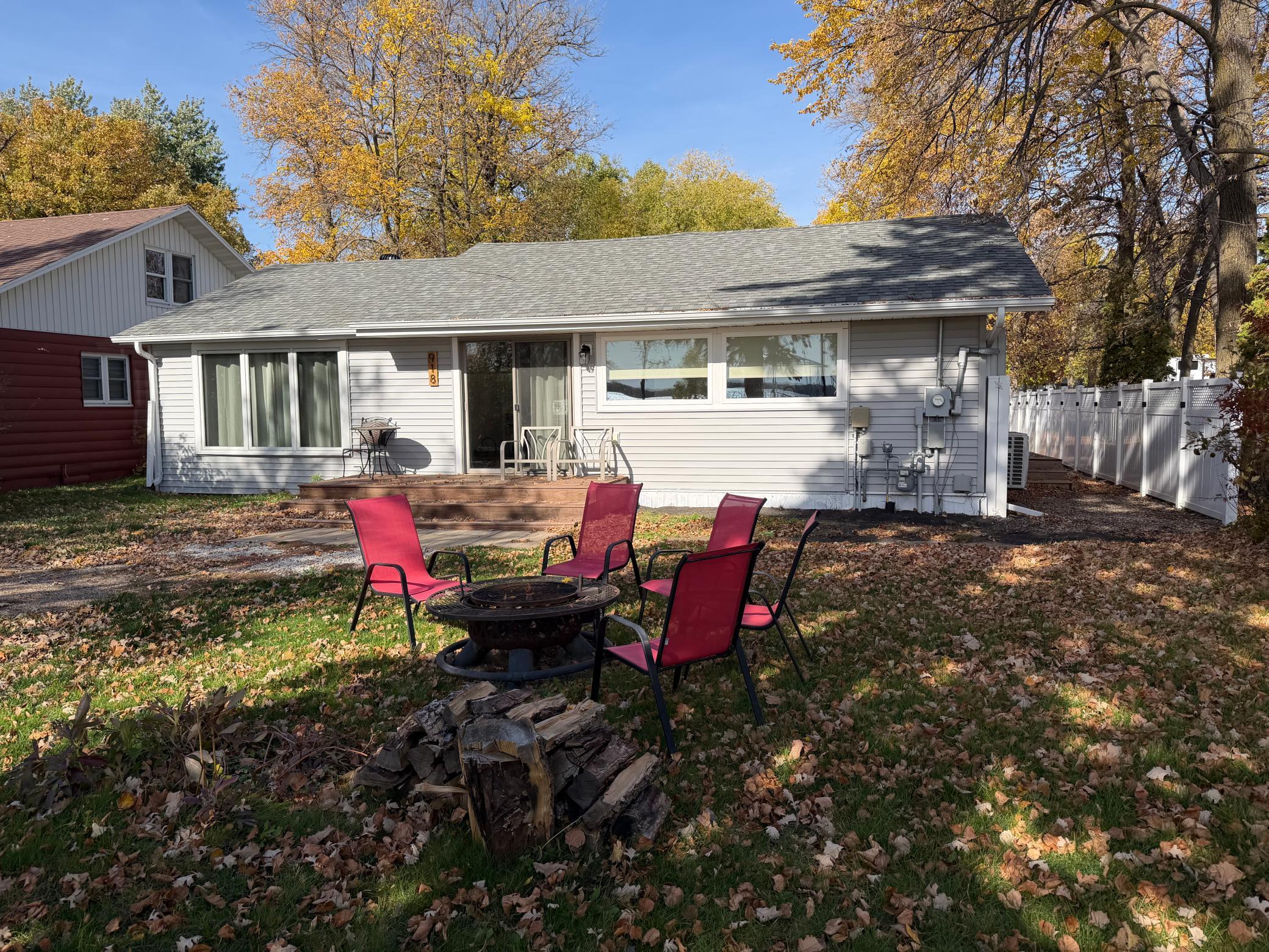 918 W Lake Drive — photo