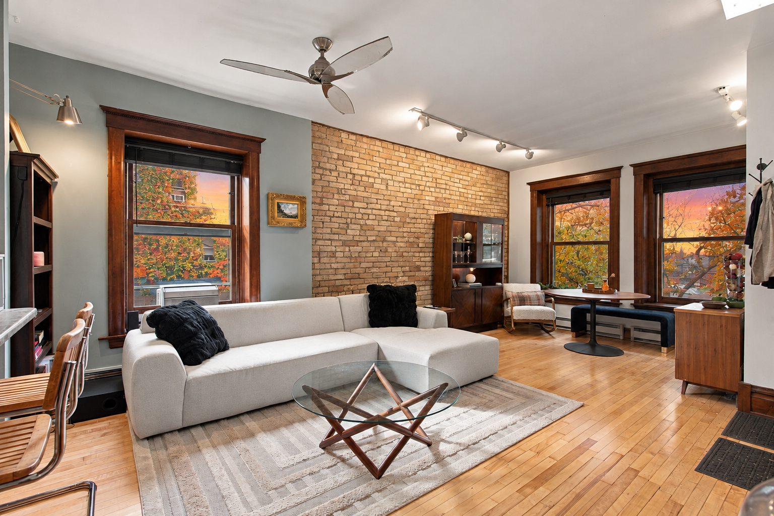 2421 Emerson Avenue S Unit 103 — photo