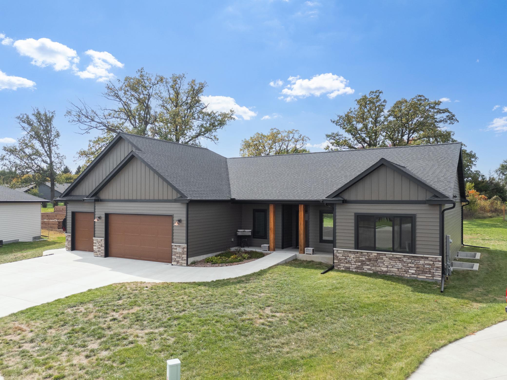 1033 Eagle Vista Lane — photo