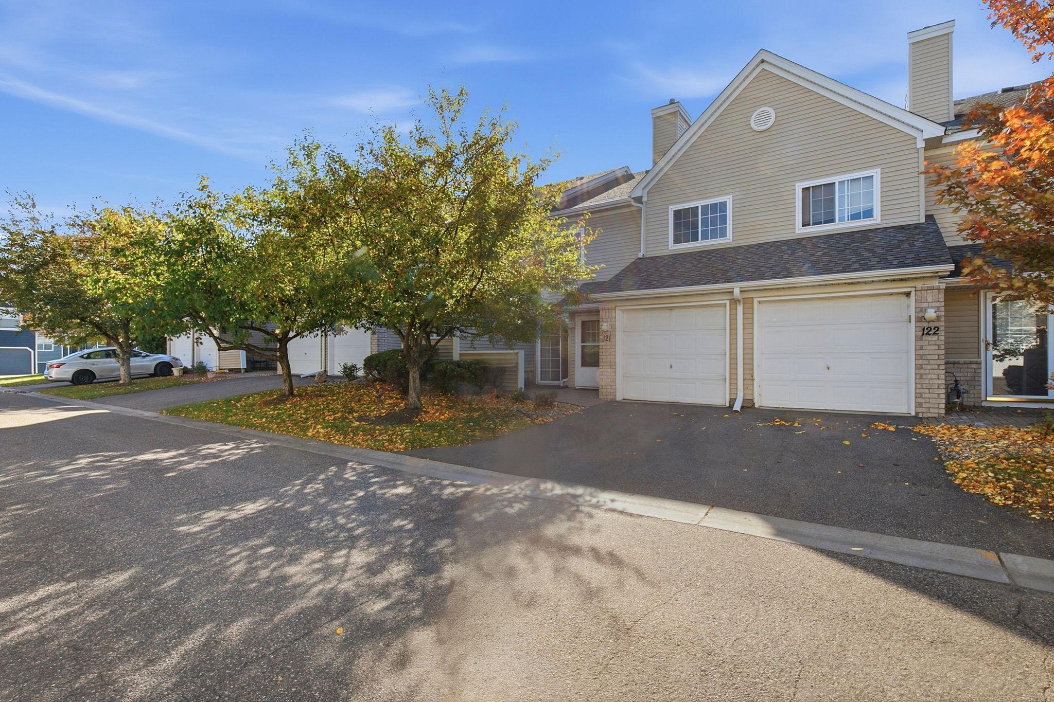 2210 Ranchview Lane N Unit 121 — photo