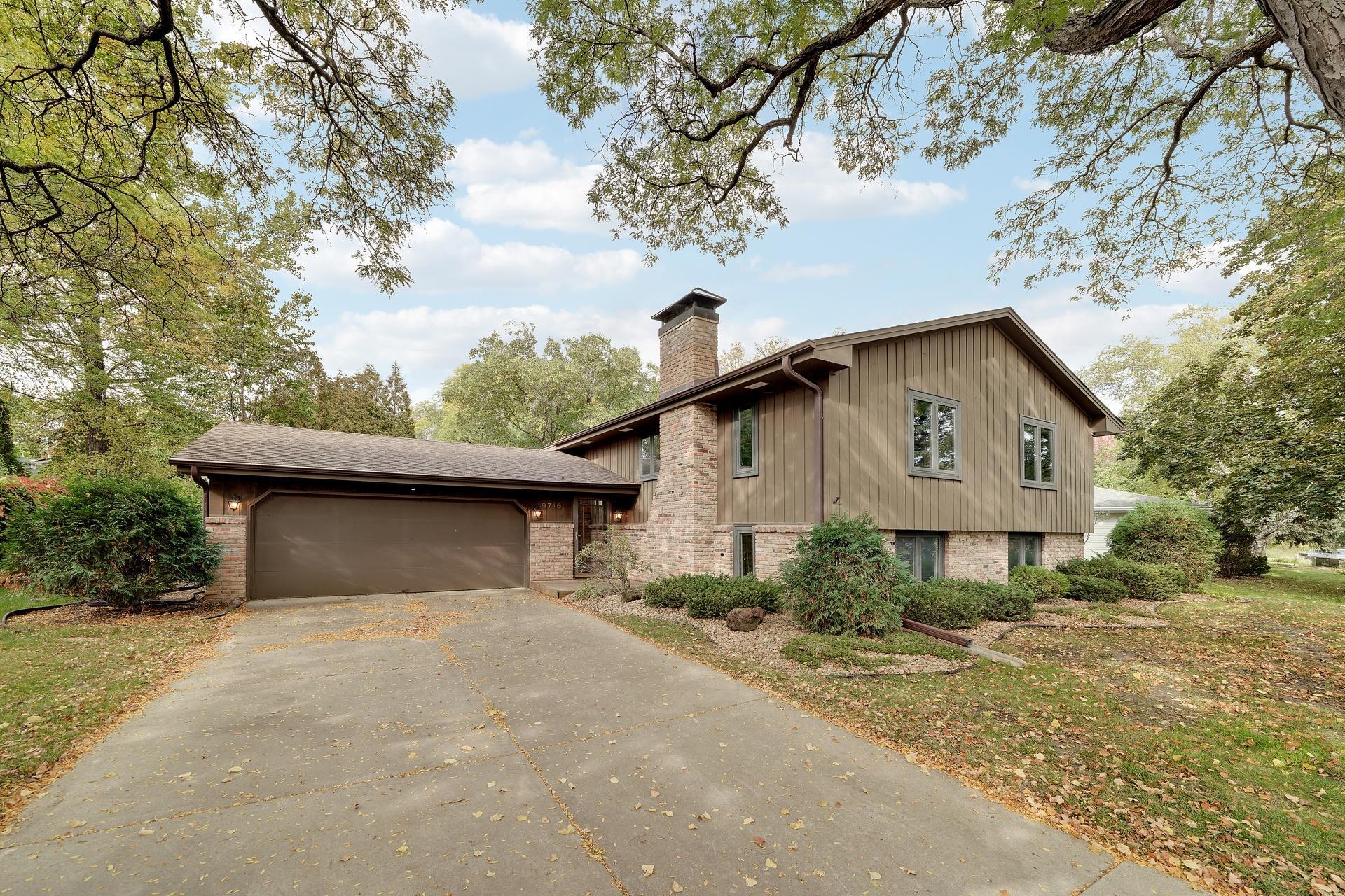 9716 Oxborough Road — photo