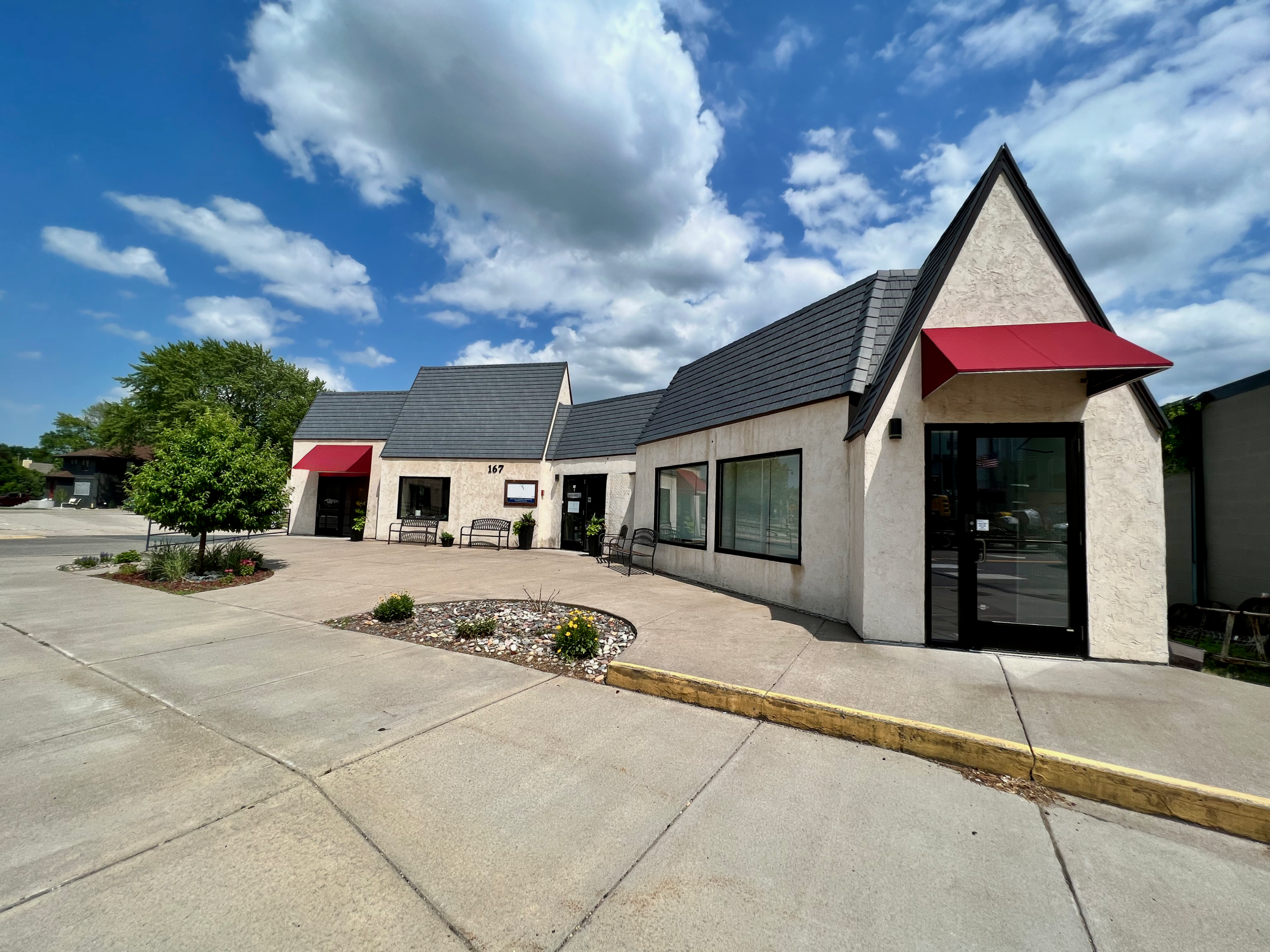 167 Lake St. N. - Suites 1 & 4 — photo