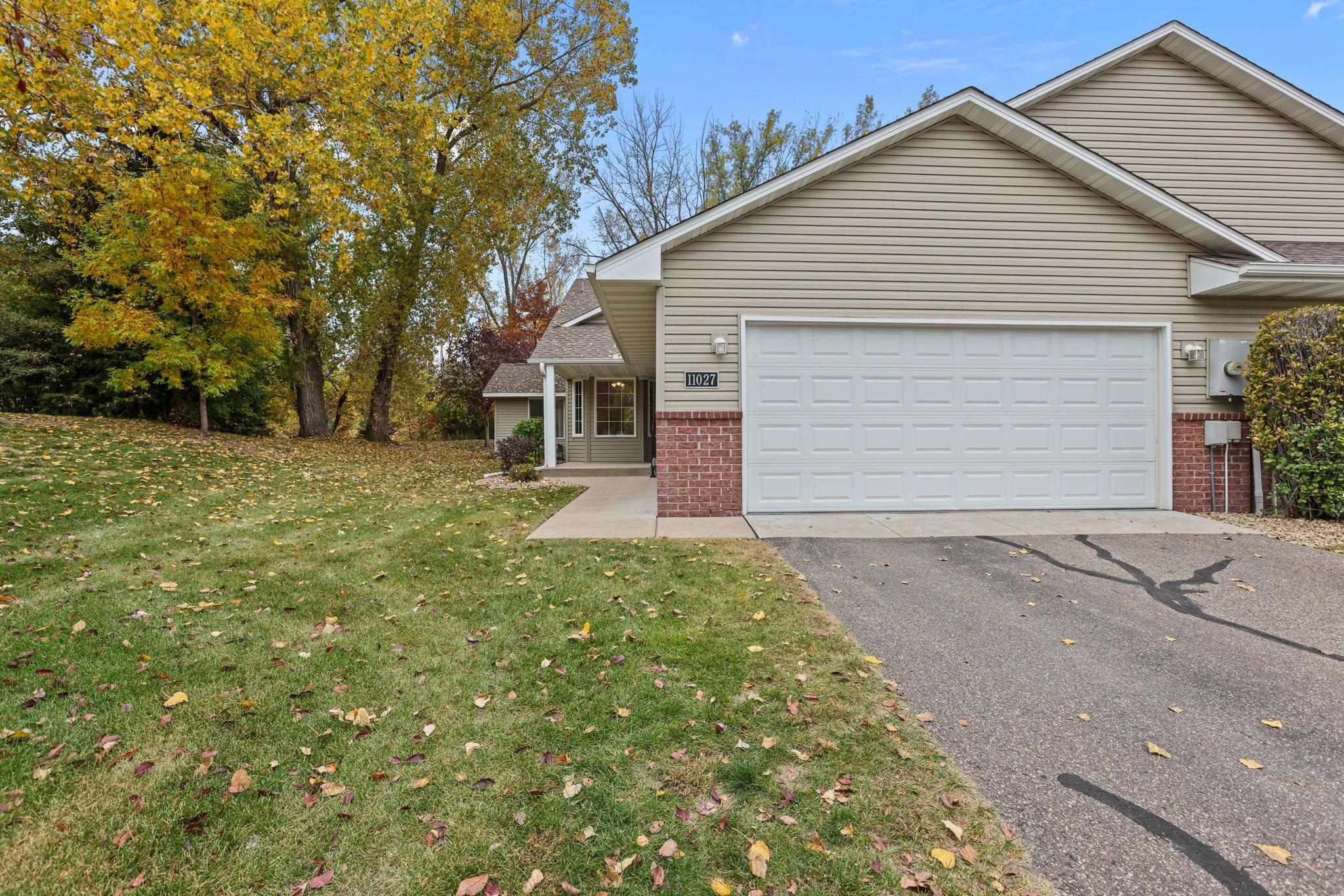 11027 Lincoln Court NE — photo