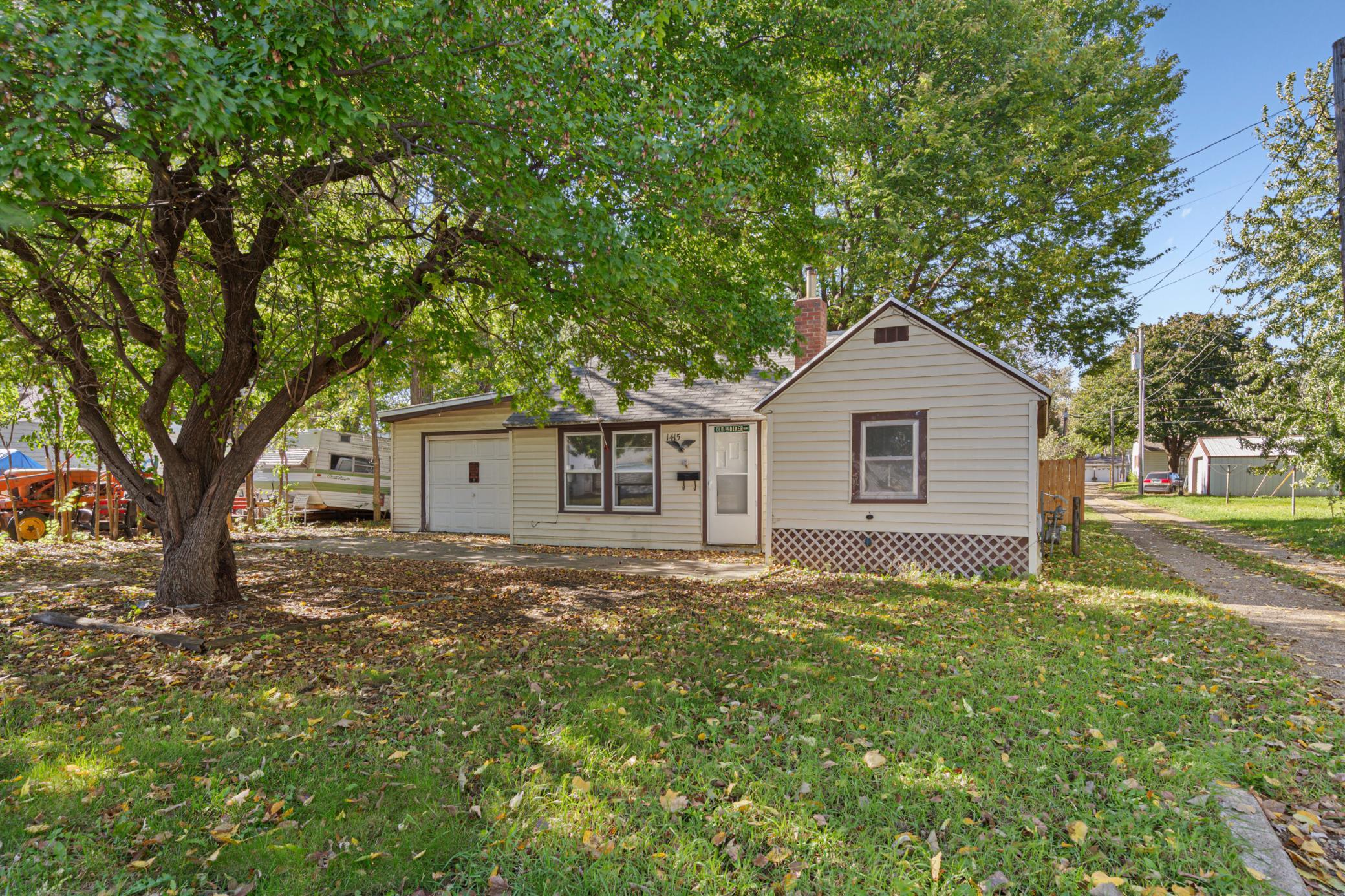 1415 N Elm Street — photo