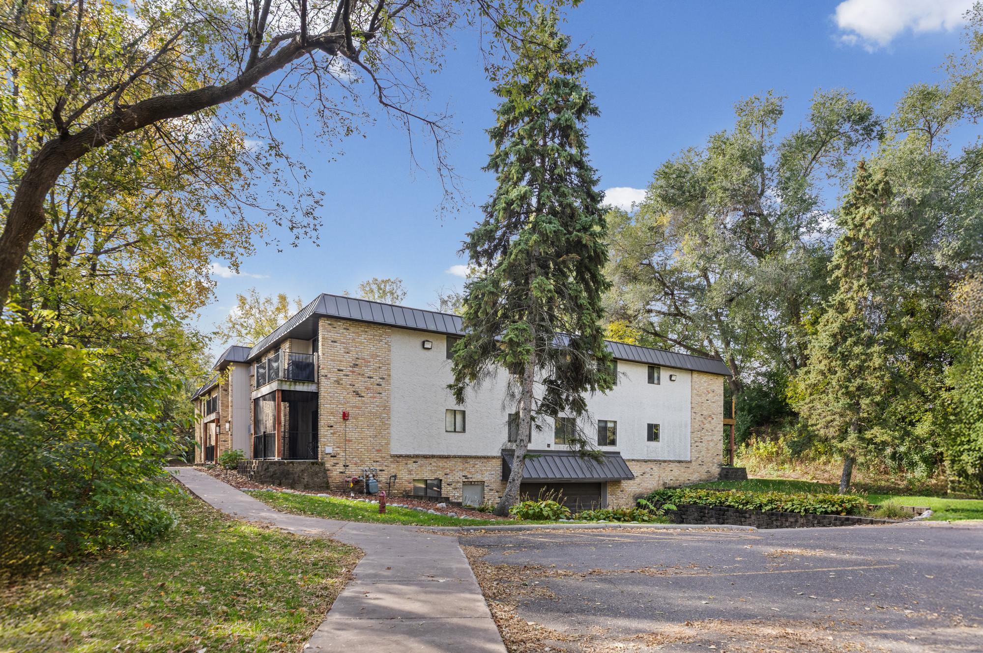 1725 Dellwood Avenue Unit 204 — photo