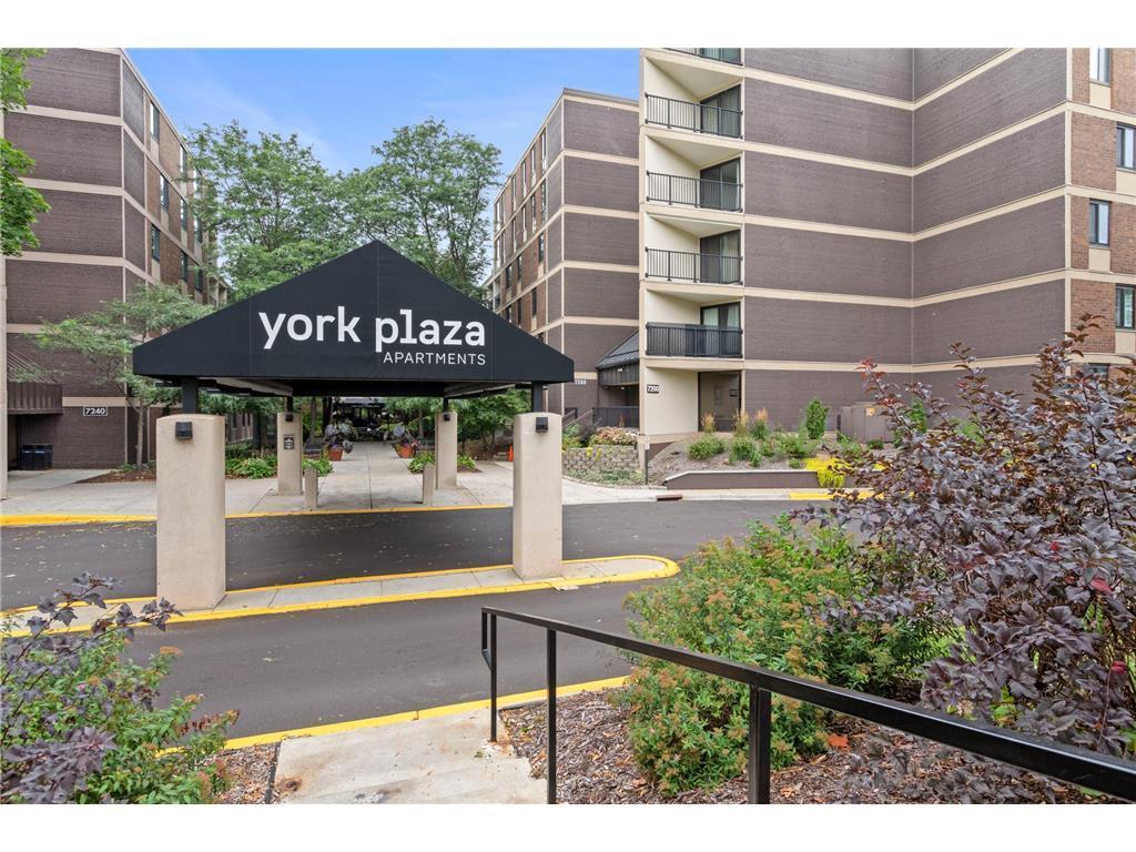 7200 York Avenue S Unit 101 — photo