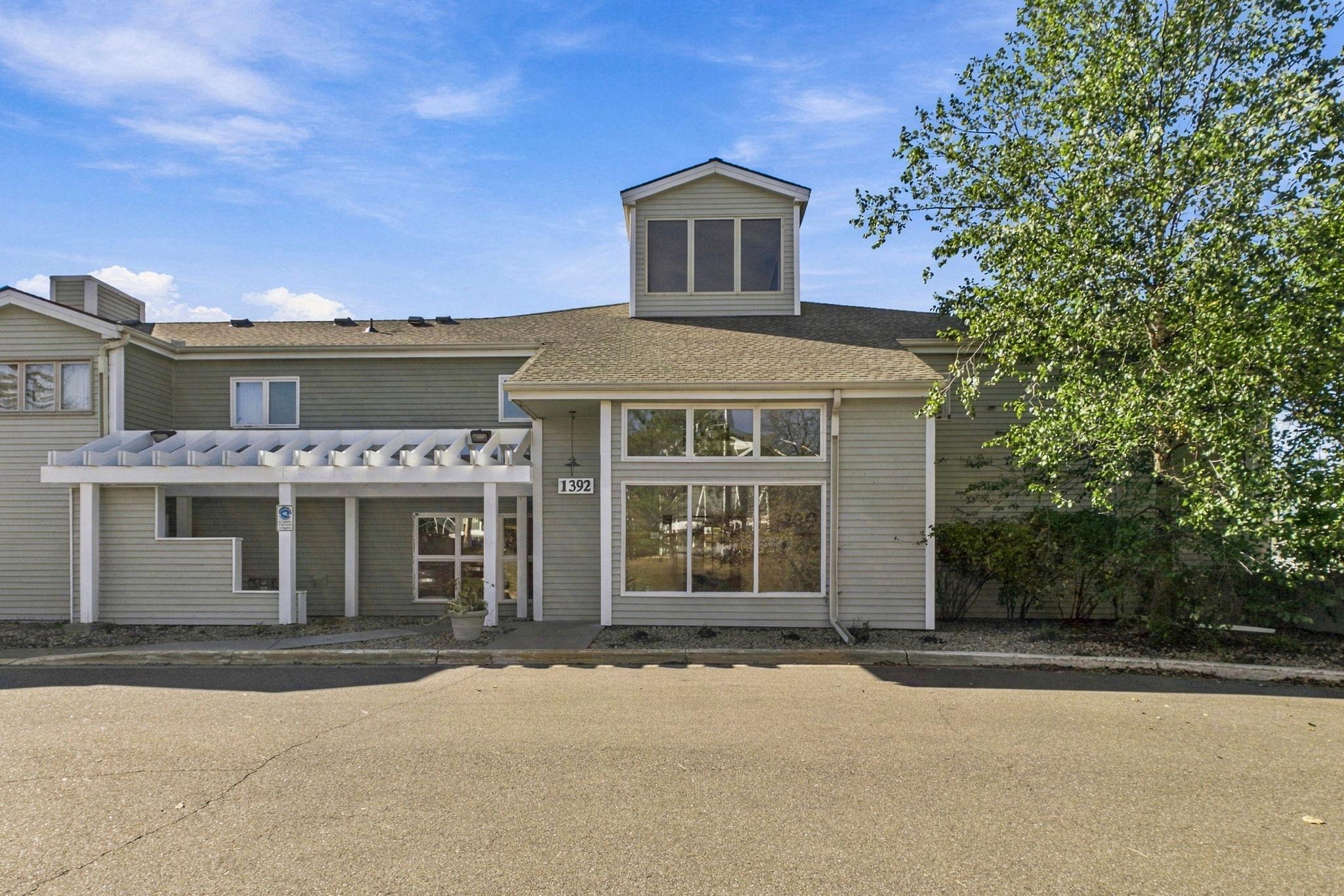 1392 Carling Drive Unit 208 — photo