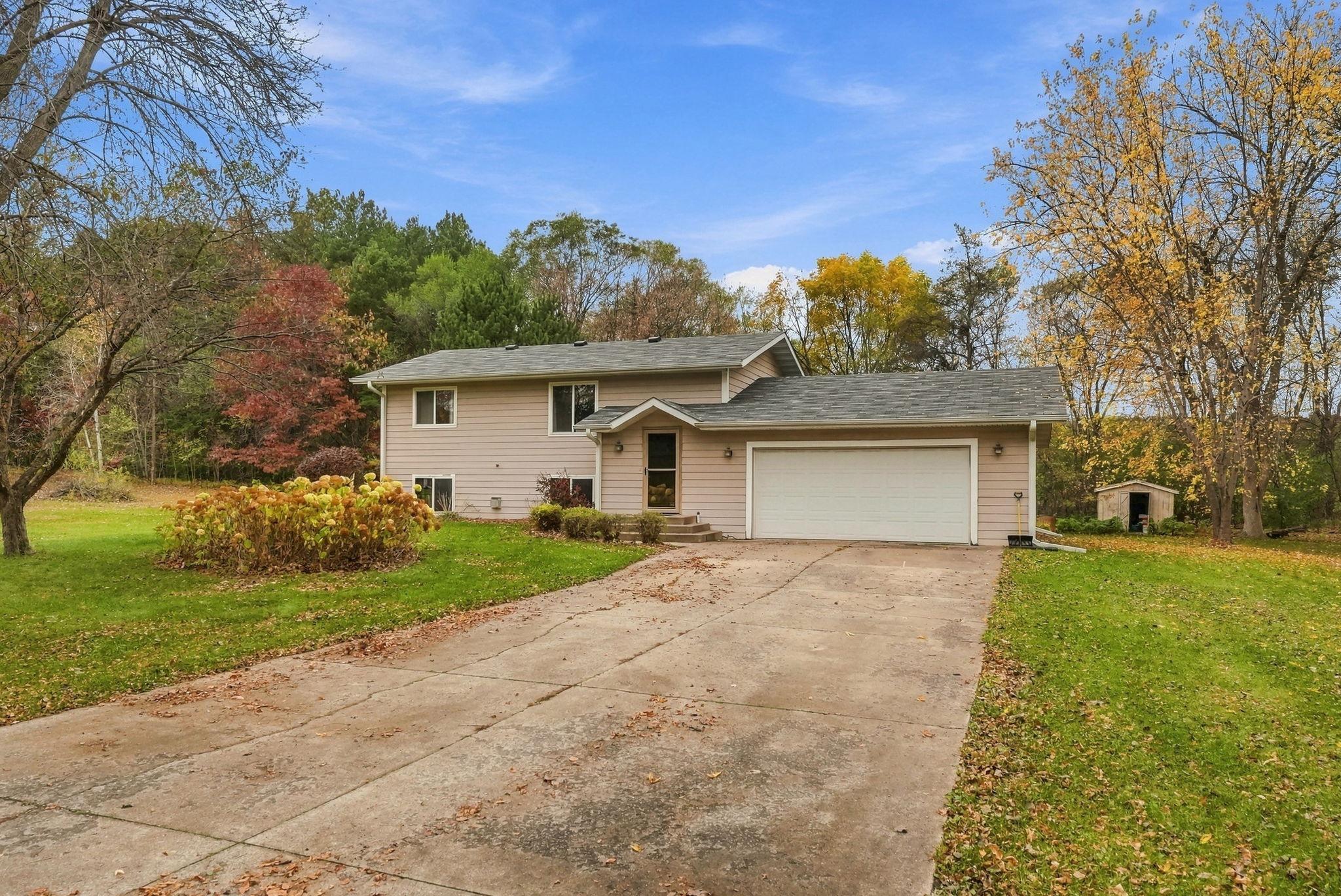 1425 Marigold Road NW — photo