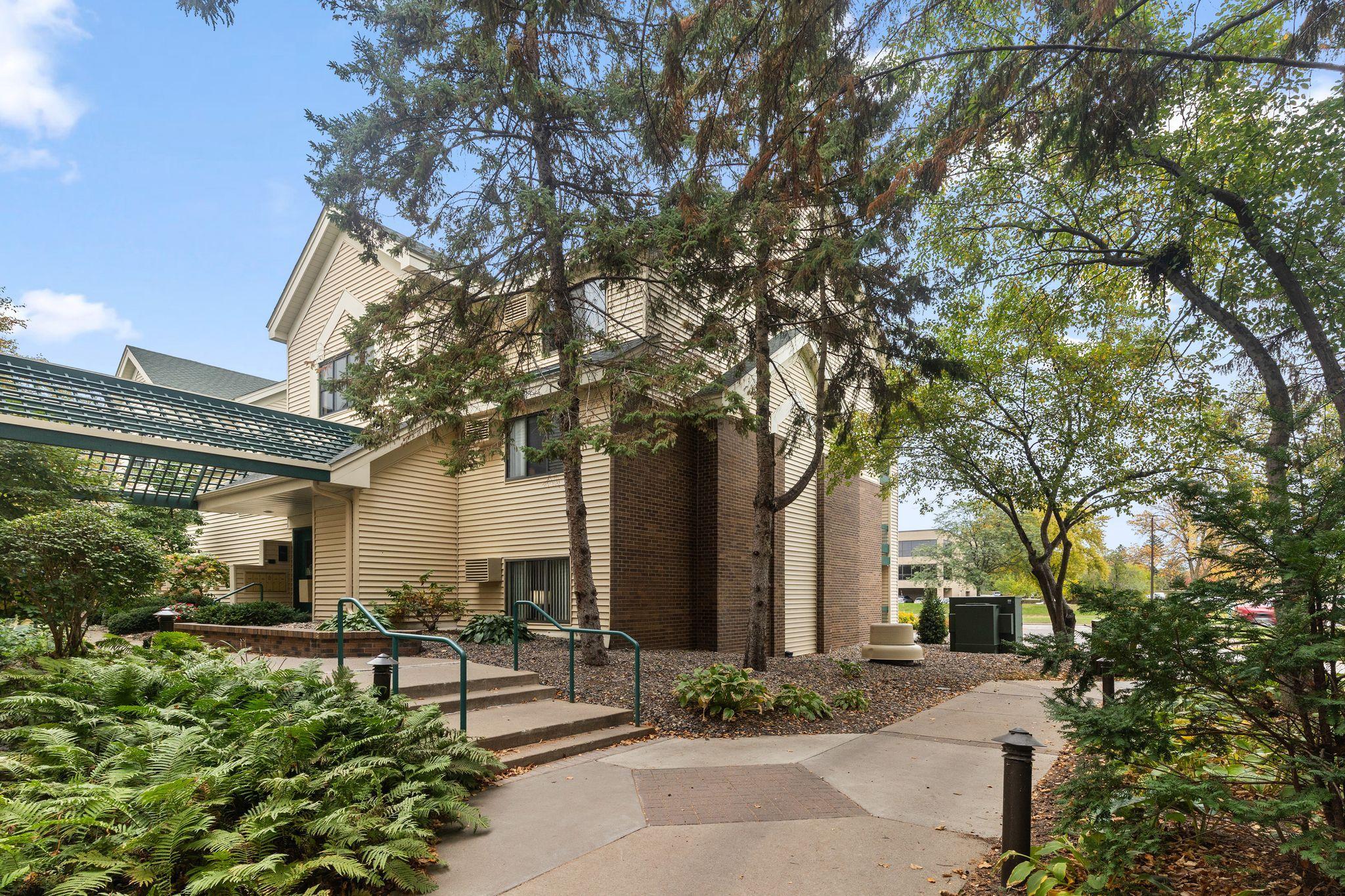 7602 York Avenue S Unit 7111 — photo
