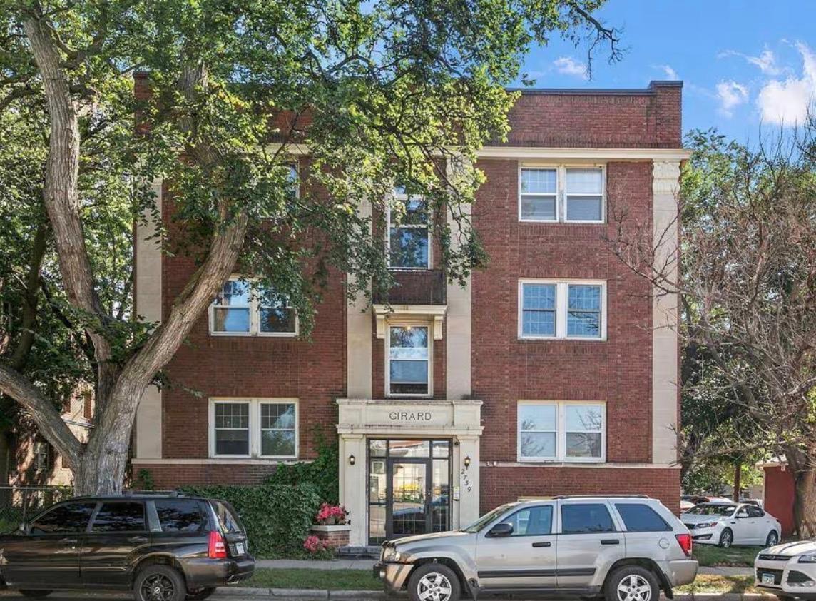 2739 Girard Avenue S Unit 304 — photo