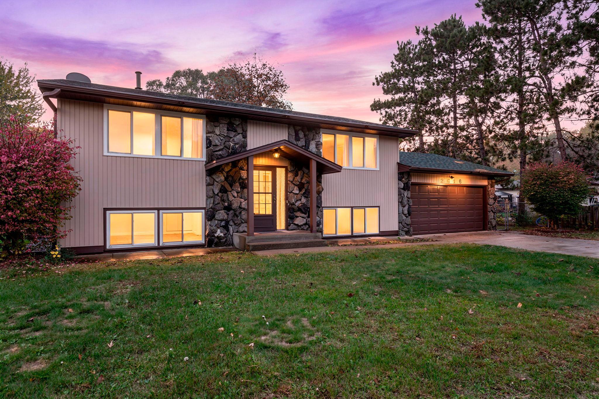 2616 Ridge Lane, Mounds View, MN 55112