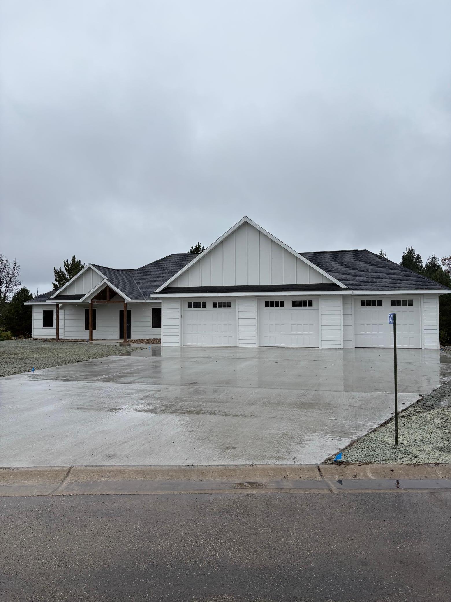 4466 Chainview Drive NW — photo