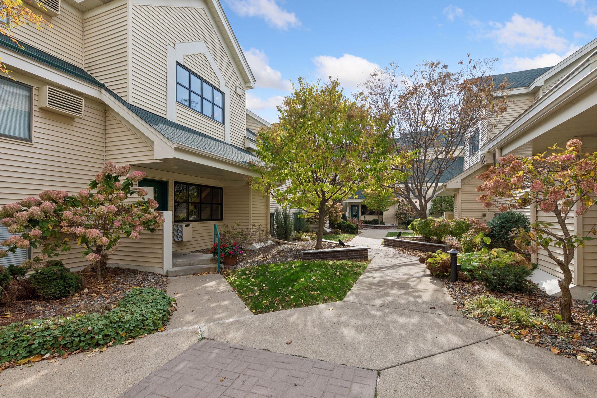 7605 Edinborough Way Unit 6117 — photo