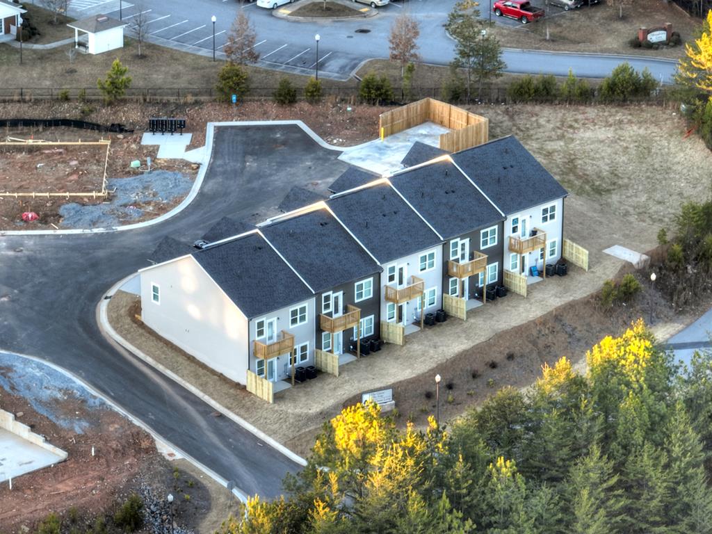 Unit 2 Grove Loop, Blue Ridge, GA 30513