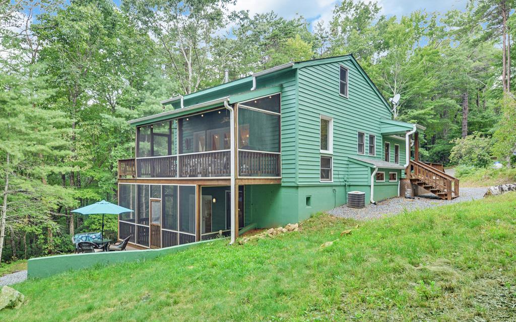 1055 Wolfpen Trail — photo