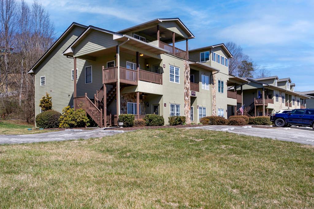 1725 Watercrest Way D — photo