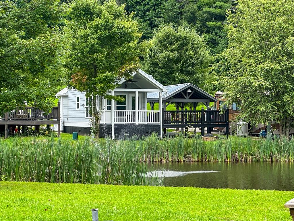 8 Mountain Meadows Drive — photo