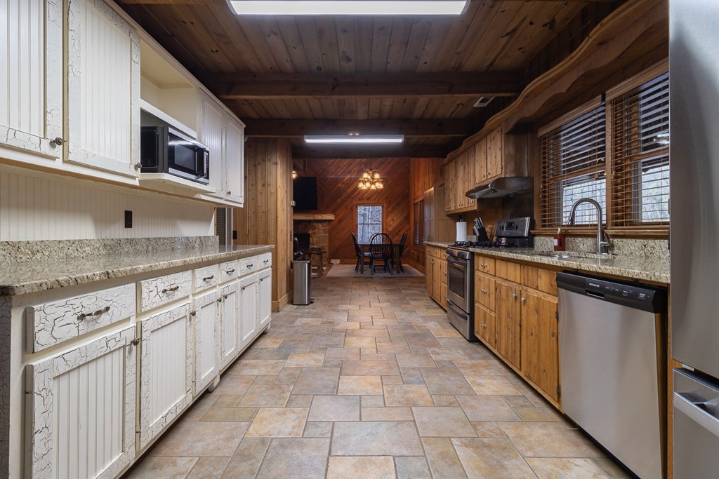 131 Ralph Hickey Road, Chatsworth GA 30705 — photo 2