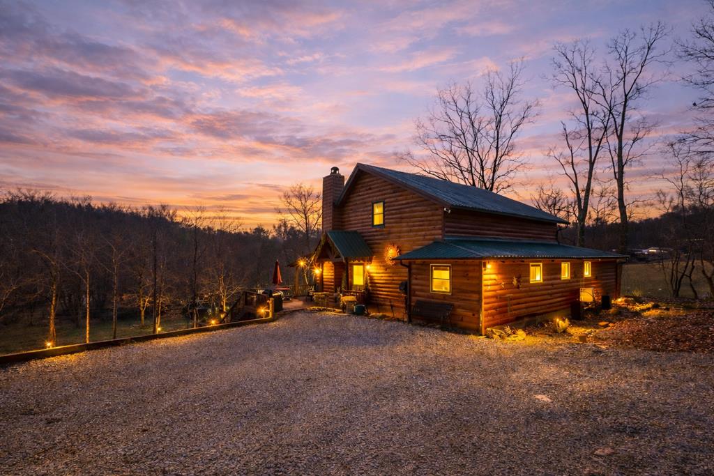 28 Wood Lane, Blue Ridge, GA 30513