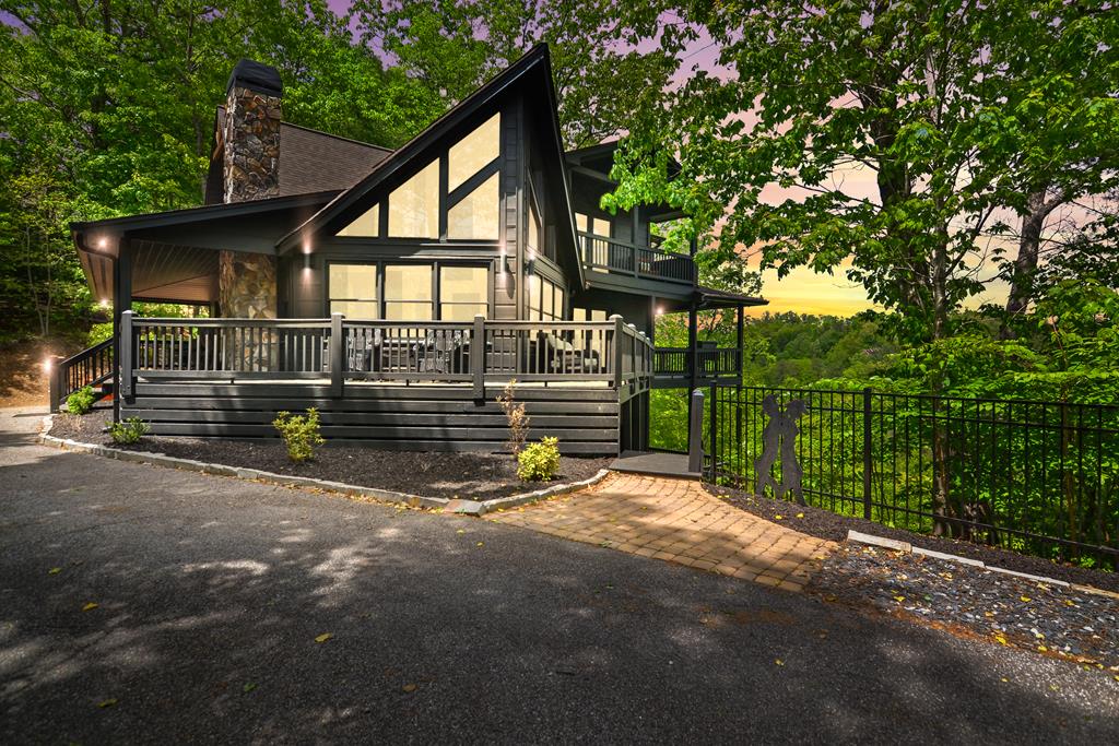 305 Skybound Road, Blue Ridge GA 30513