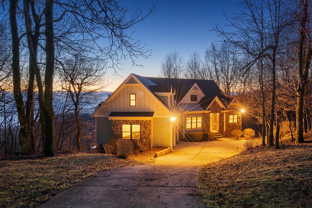 2551 Monument Road — photo