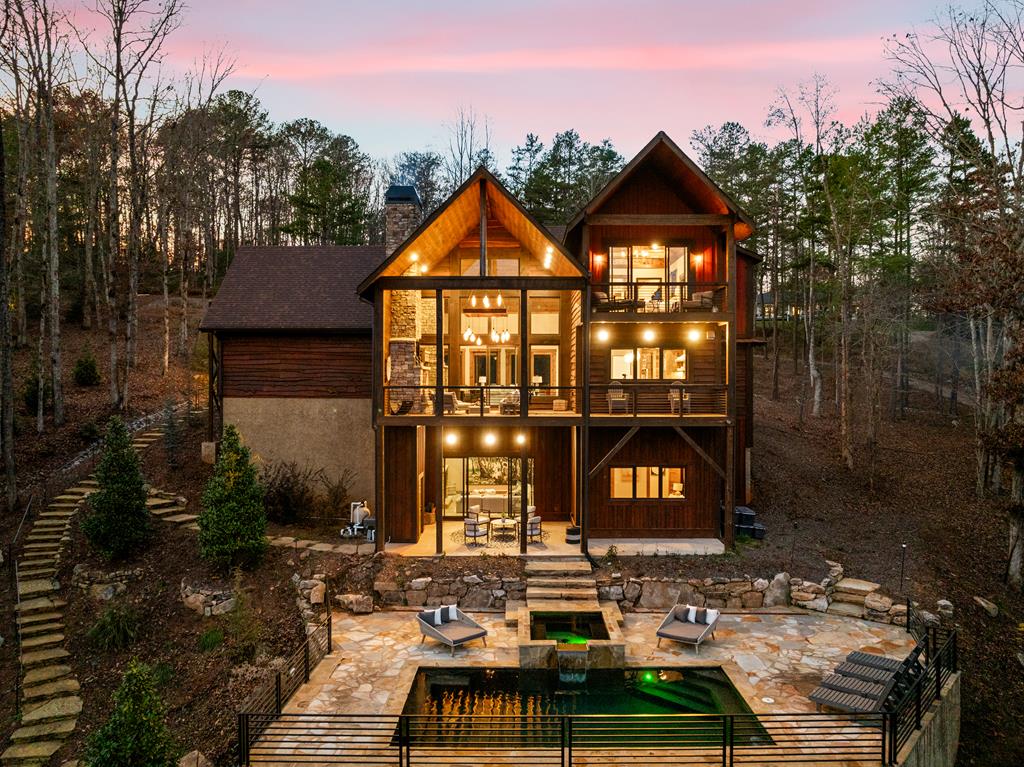 450 Miracle Lane — photo