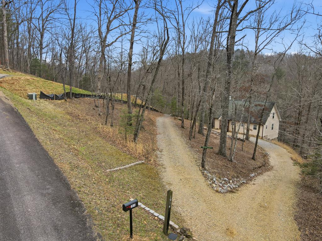 1914 Creekstone Lane — photo