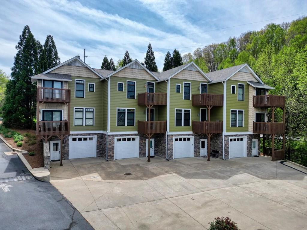 1401 Lakeside Rd. — photo