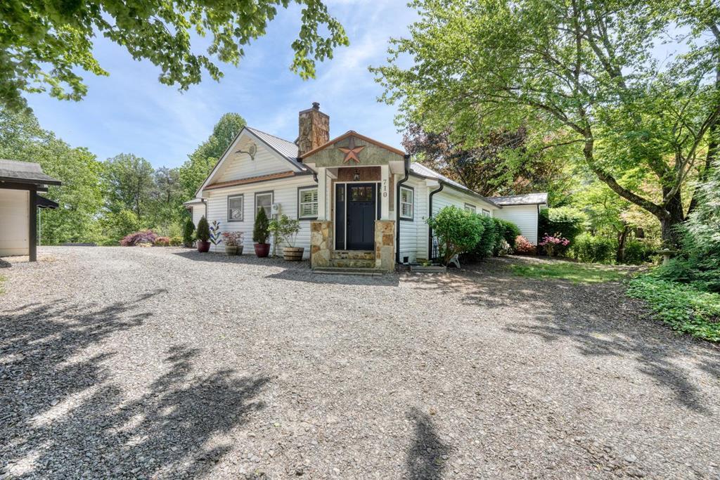 710 Town Mountain Road — photo