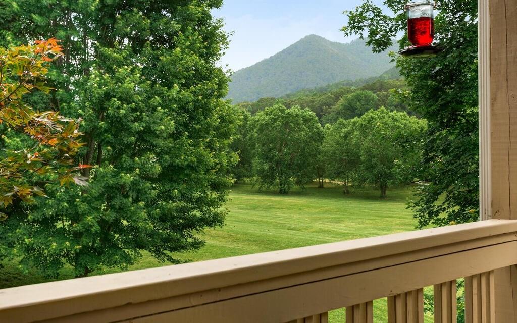 115 Country Club View — photo