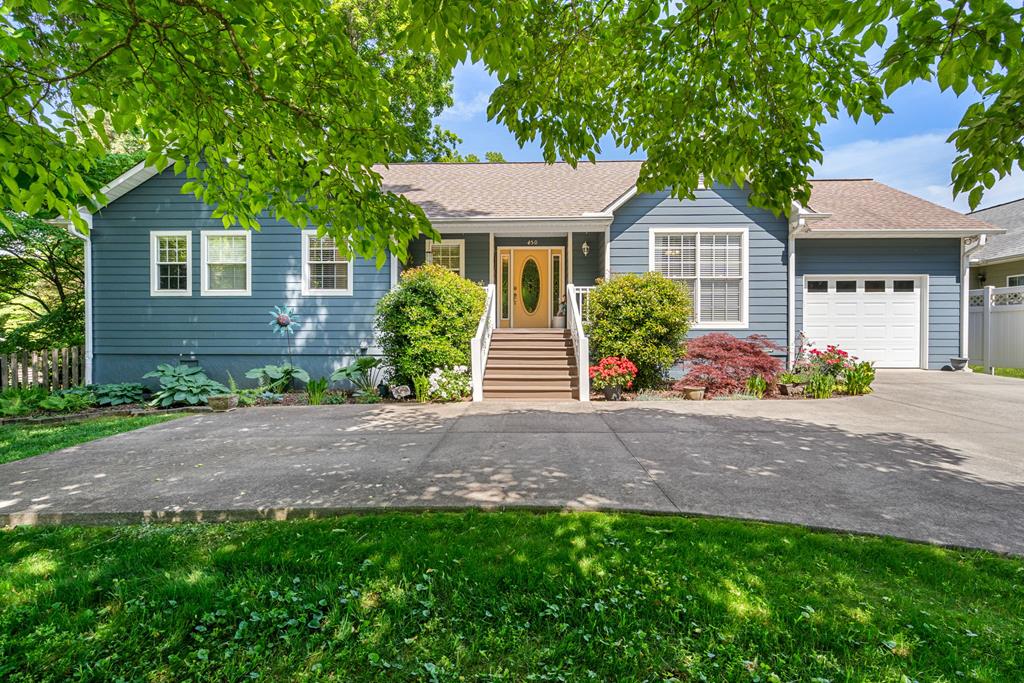450 Longview Drive — photo