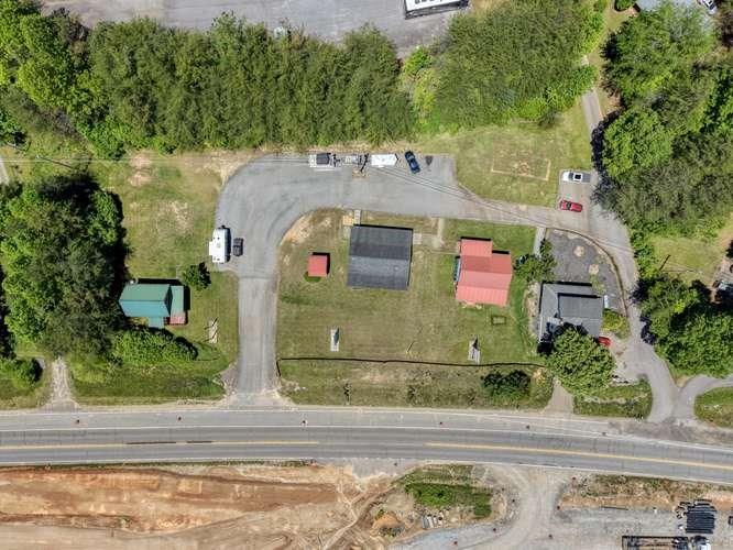 23 & 60 Greenbriar — photo
