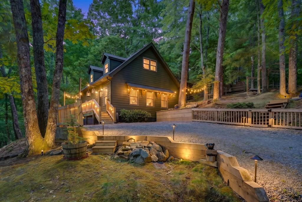 747 Mountain Oak Road — photo