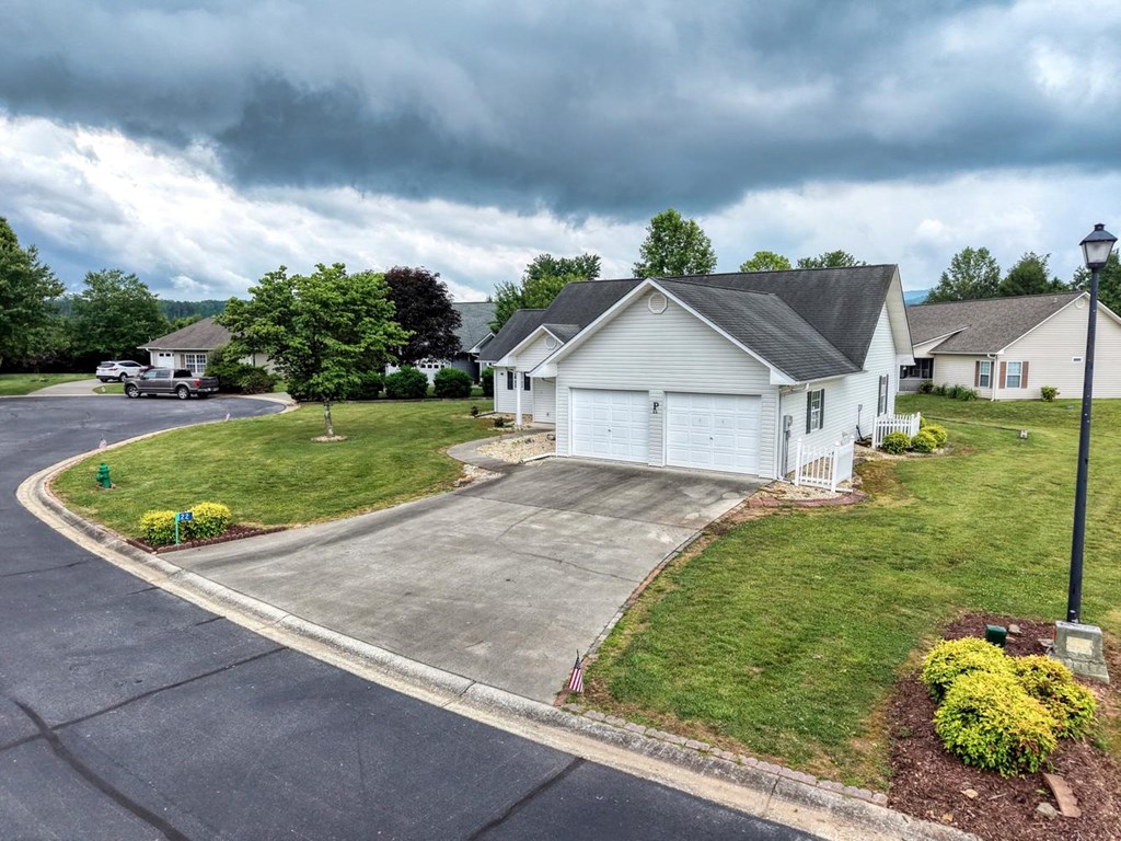 22 Sunset Court, Blue Ridge, GA 30513 — photo 2