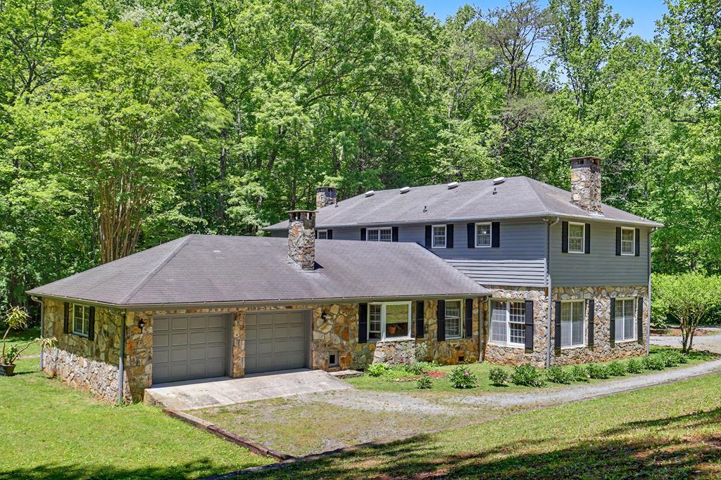 1127 Burch Branch Road — photo