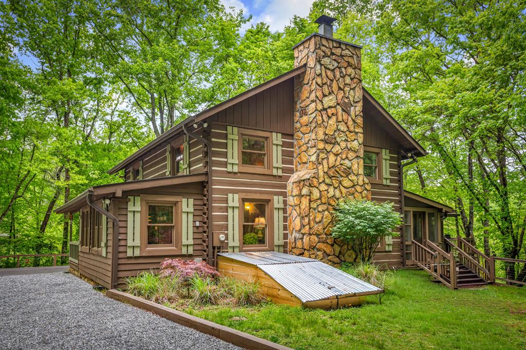 916 Old Cashes Valley Road, Blue Ridge GA 30513