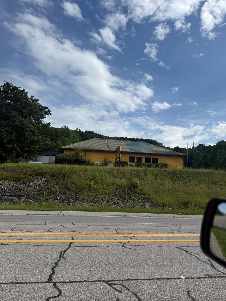 3064 W US Hwy 76 W — photo