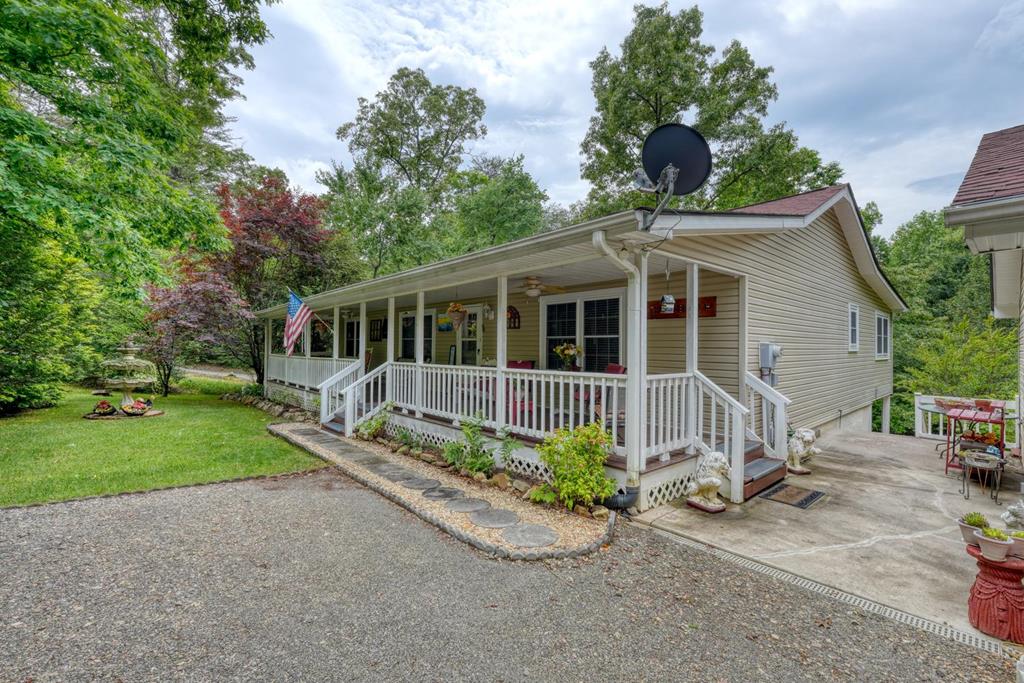 288 12 Point Road — photo
