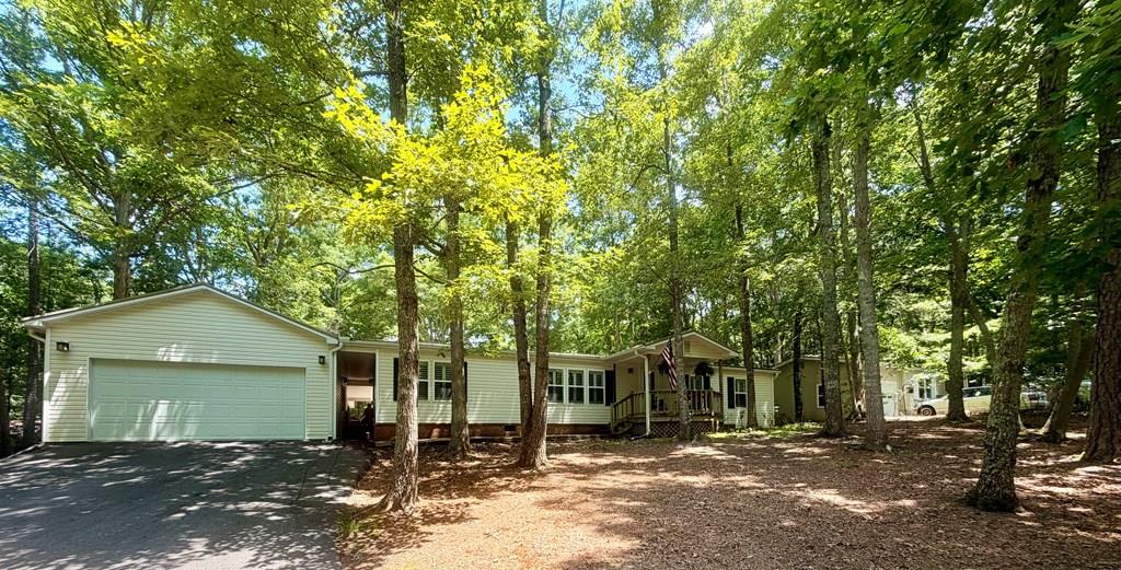 622 Lakeside Drive — photo
