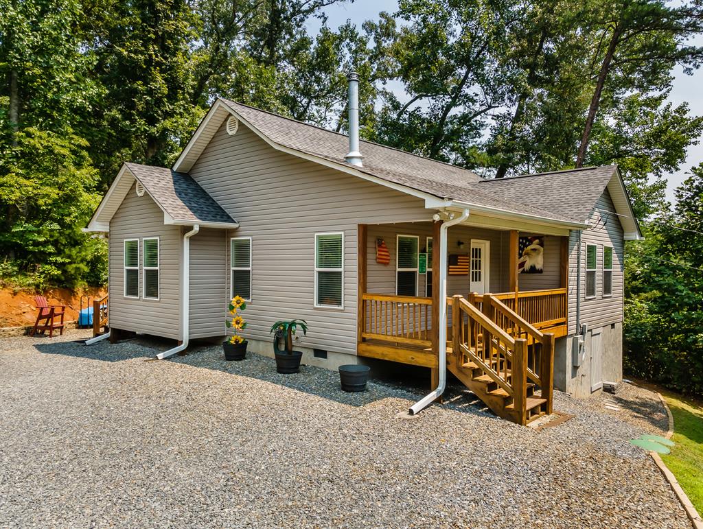 216 Hideaway Road — photo