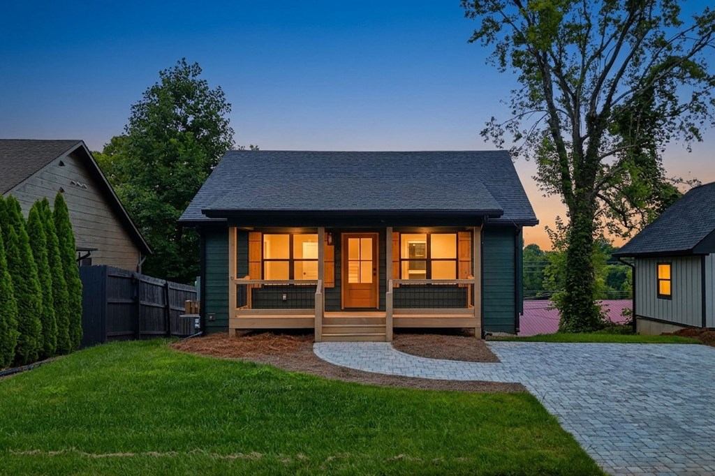 318 E Second Street, Blue Ridge, GA 30513 — photo 2