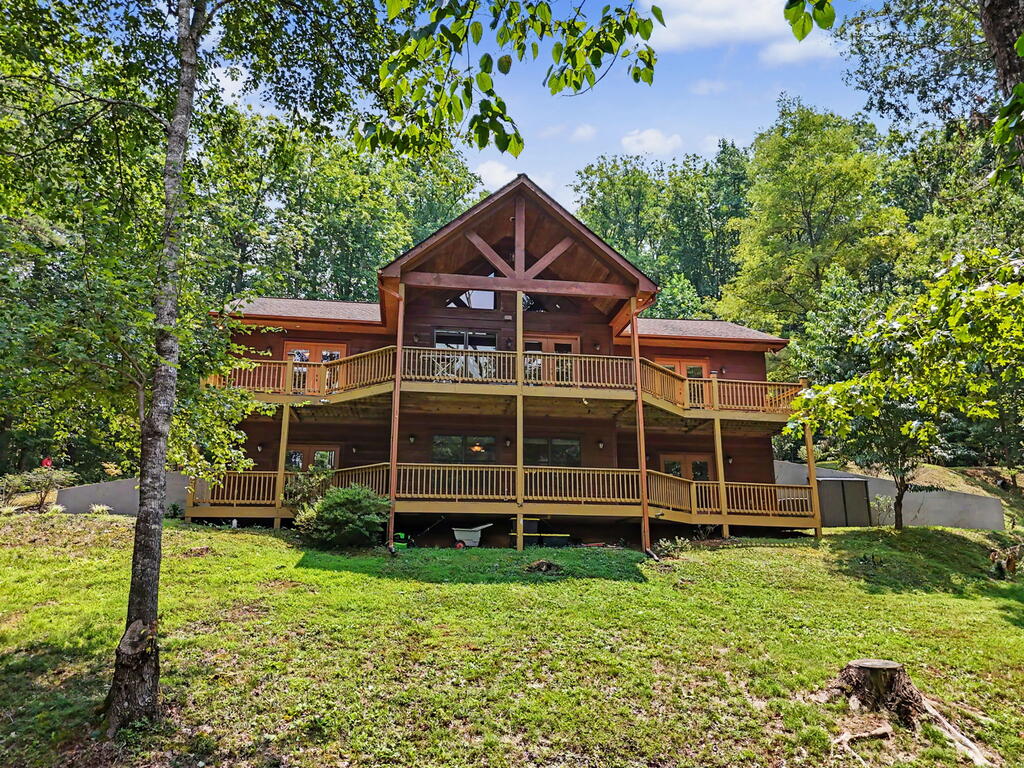 210 Majestic Drive — photo