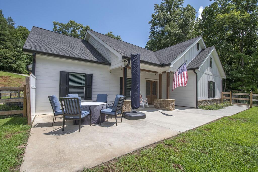 346 Woodland Lane — photo