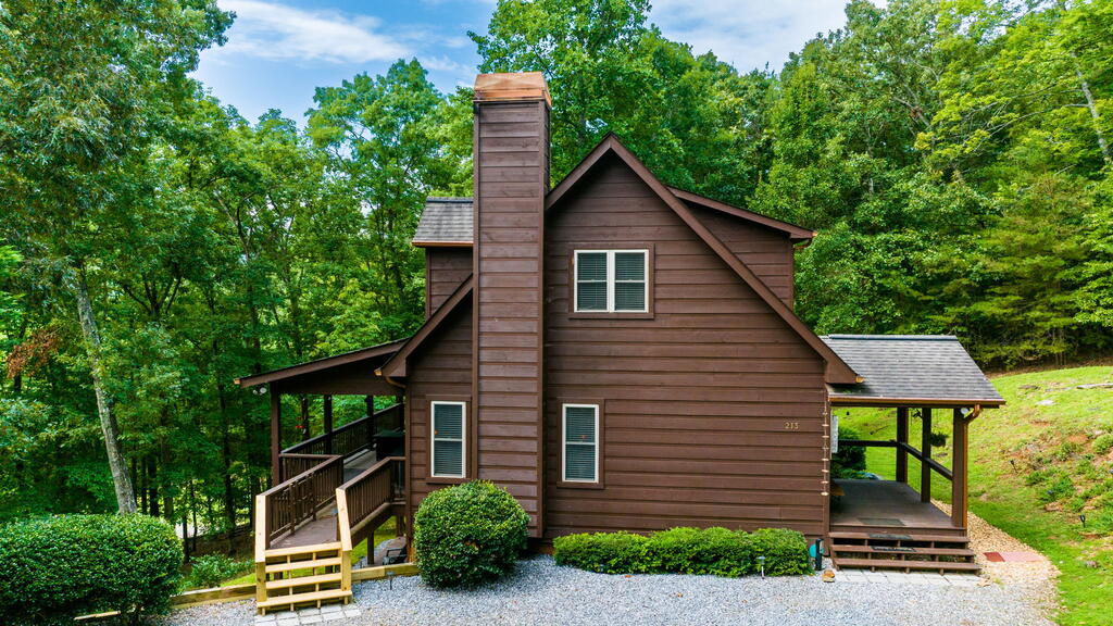 213 Echo Hill Drive — photo