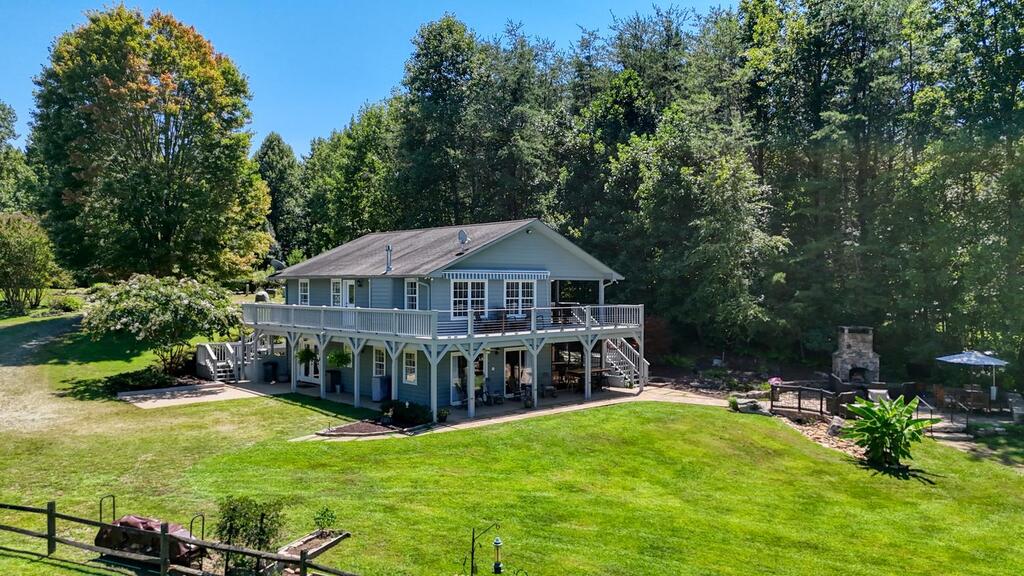 30 Shores Drive — photo