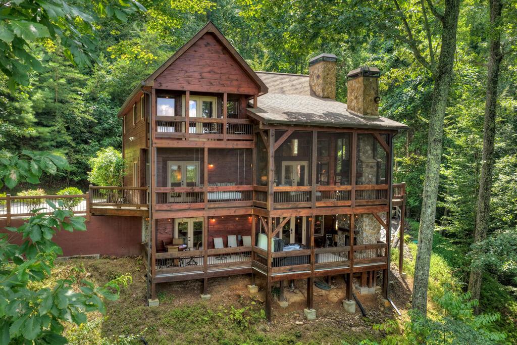 418 Lakeview Drive — photo