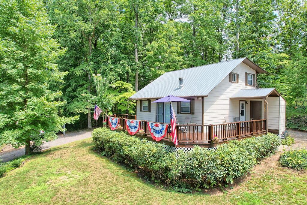 3259 Coffey Lane — photo