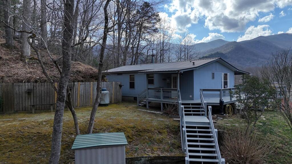 240 Ruby Lake Drive N — photo