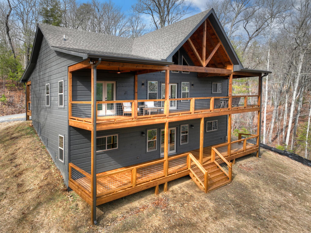 232 Red Tail Lane — photo