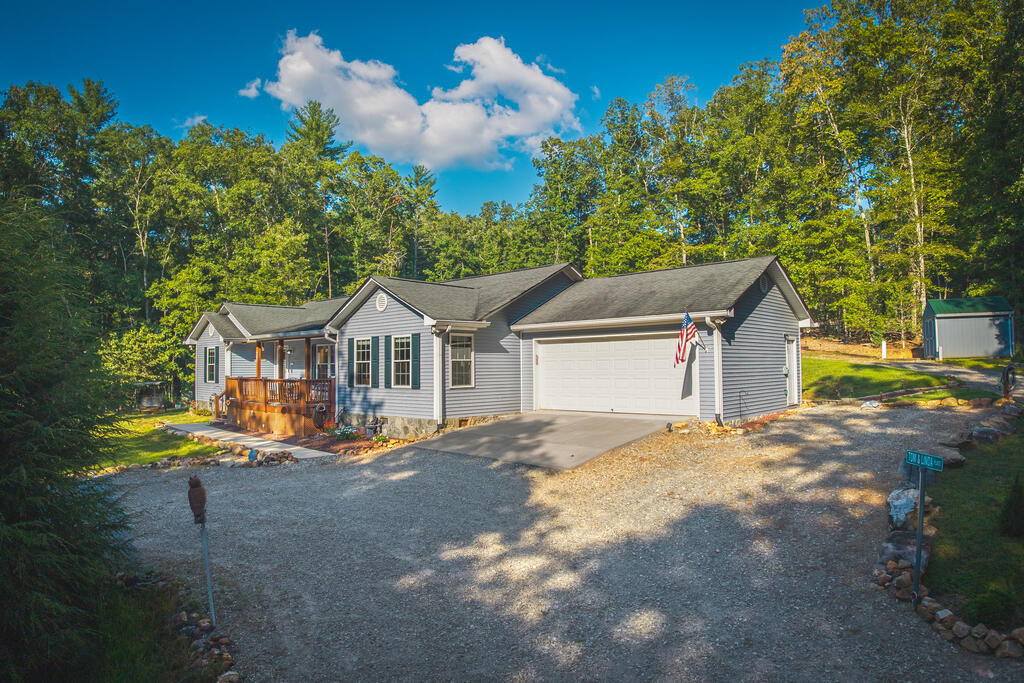 207 Dogwood Drive — photo